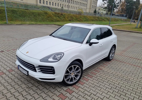 Porsche Cayenne cena 319900 przebieg: 51300, rok produkcji 2020 z Janów Lubelski małe 379
